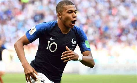 France Football Magazine chooses Mbappé as best French player of 2018