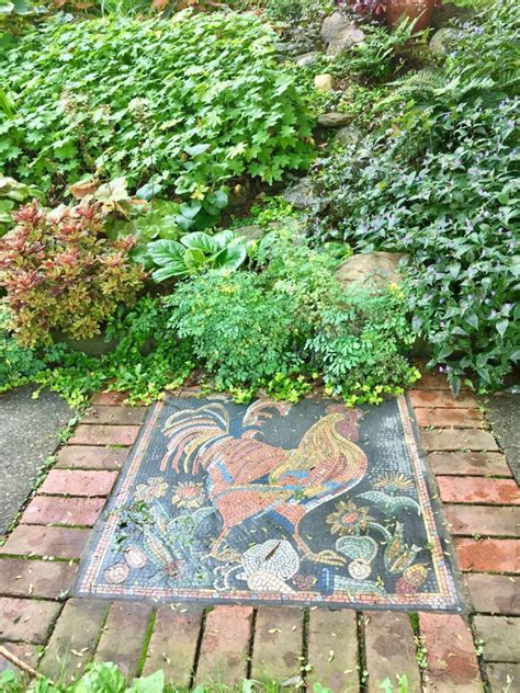 18 Mosaic Garden Art Ideas You'll Love