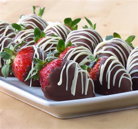 Valentine's Day Chocolate Covered Strawberries - Joyous Apron