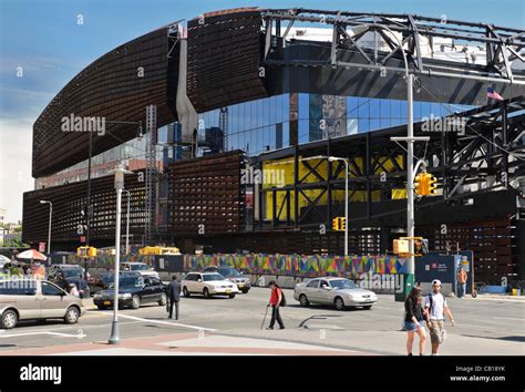 Brooklyn nets arena High Resolution Stock Photography and Images - Alamy