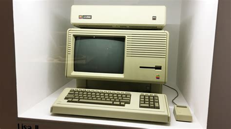 The Reason Why The Apple Lisa Computer Failed