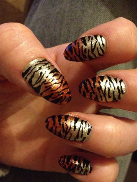 Tiger stripe/ animal print nail art | Animal print nails art, Nails ...