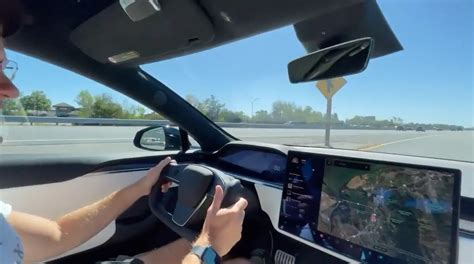 Tesla Model S Plaid owner tests out the car's acceleration [Videos ...