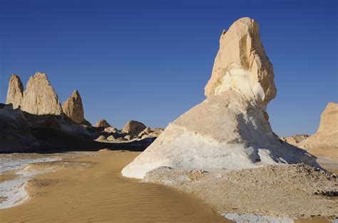 White Desert - Rock Formations (2) | White Desert | Pictures | Egypt in ...