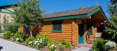 Cabin Rentals Near Jackson Hole | Flying Saddle in Alpine, WY