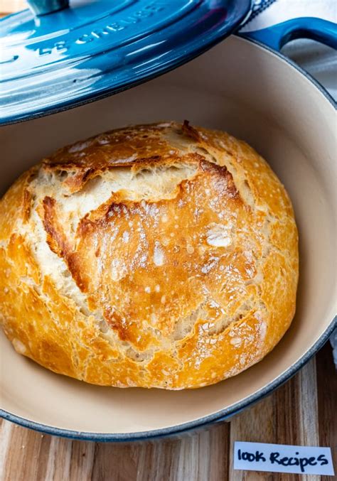 The BEST No Knead Bread Recipe { Dutch Oven Bread}