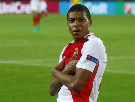 Mbappe Old Photos / Kylian Mbappe stars as PSG defeat Rennes to claim ...