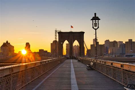 How to Enjoy a Brooklyn Bridge Sunrise Experience | Walk, Photos & Tips