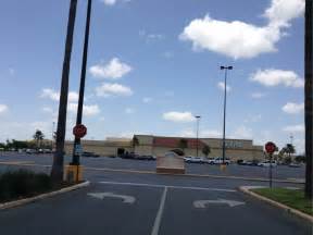 La Plaza Mall - Parking in McAllen | ParkMe