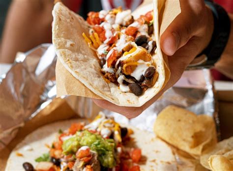 9 Fast-Food Restaurants That Serve the Best Tacos