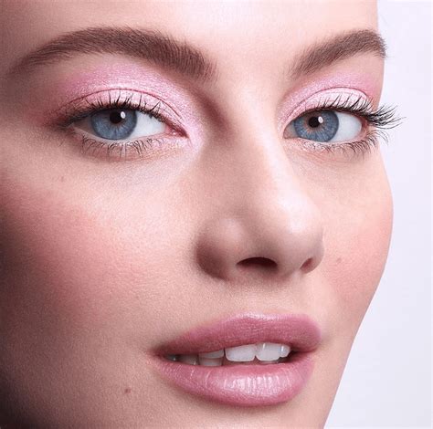 16 Pink Makeup Looks to Try For Every Skin Tone