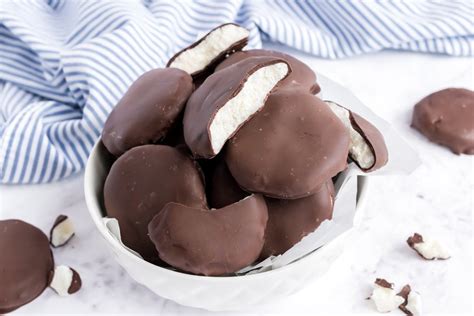 Homemade Peppermint Patty Recipe (York Peppermint Patties)