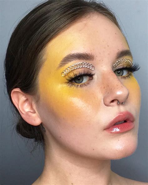 brittny on Instagram: “🔗 chained 🔗 anyone else love yellow blush? I ...