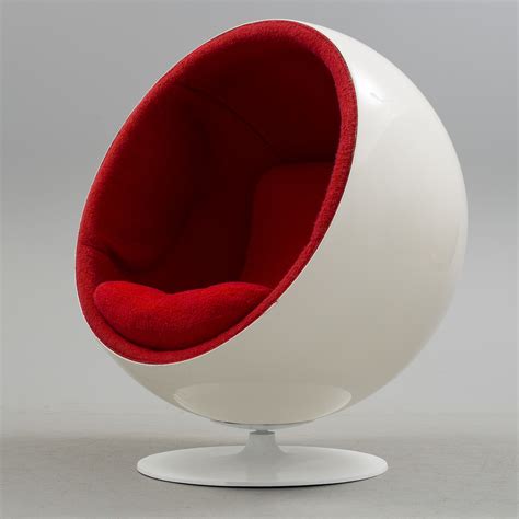 An Eero Aarnio 'Ball chair', Asko, Finland. - Bukowskis