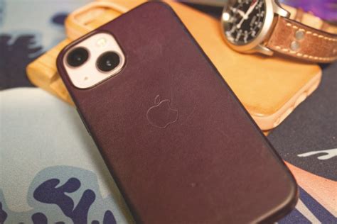 Apple iPhone 13 mini Leather Case Review - Leaf&Core