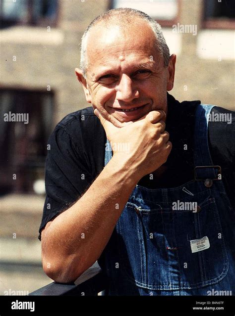 Steven Berkoff actor and director August 1989 Stock Photo - Alamy