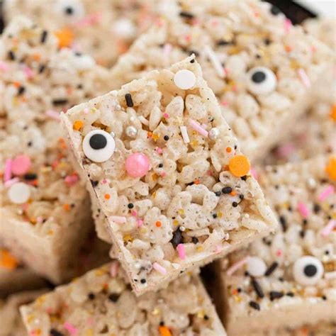 Halloween Rice Krispie Treats - Halloween Dessert Recipe - Amanda Wilens