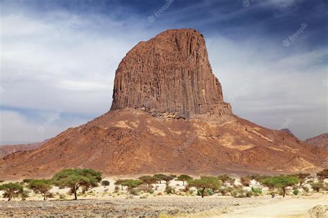 Premium Photo | Rock in sahara desert