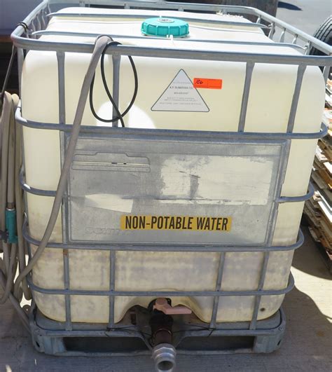 Portable Water Tank w/ Pump - Oahu Auctions