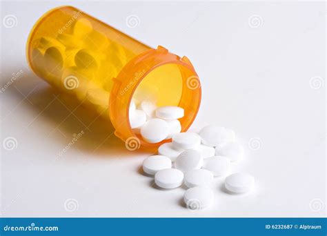 Headache Tablets On White Royalty Free Stock Photography - Image: 6232687