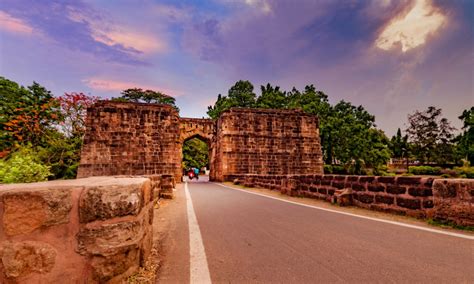 Shahi Qila Masjid/Fateh Khan Rahim Masjid Qila Fort Cuttack - Cuttack ...