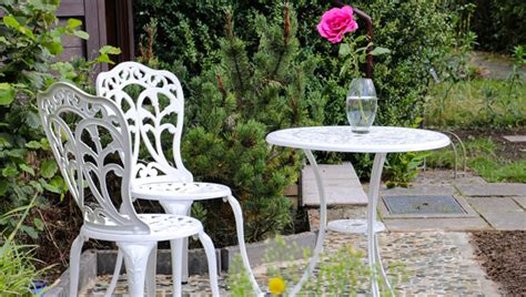 Small garden furniture ideas | Lazy Susan