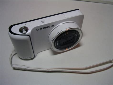 Samsung Galaxy Camera brings 21x zoom and Xenon flash to Android ...