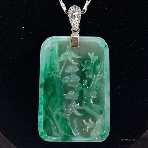 Carved Chinese Jade Pendant - Manhattan Art and Antiques Center