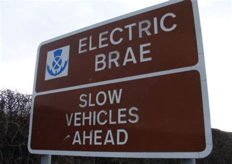 Baffling optical illusion in Electric Brae sees cars roll uphill ...