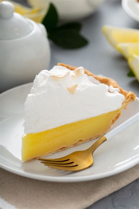 Mom's Lemon Meringue Pie - Oh Sweet Basil