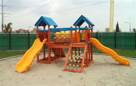 JUEGO DE MADERA PARA EXTERIOR - 75C12 75C12 | PLAY CLUB