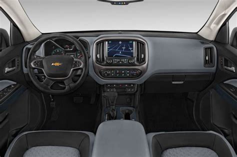 2019 Chevrolet Colorado Pictures: Dashboard | U.S. News