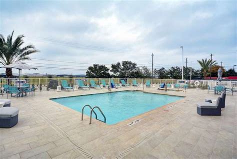 Hilton Garden Inn Houston Hobby Airport, 8001 Monroe Rd, Houston, TX ...