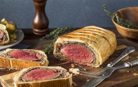 What To Serve With Beef Wellington? 8 BEST Side Dishes | Eat Delights