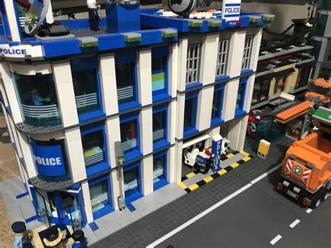 LEGO Police Station MOC : r/lego