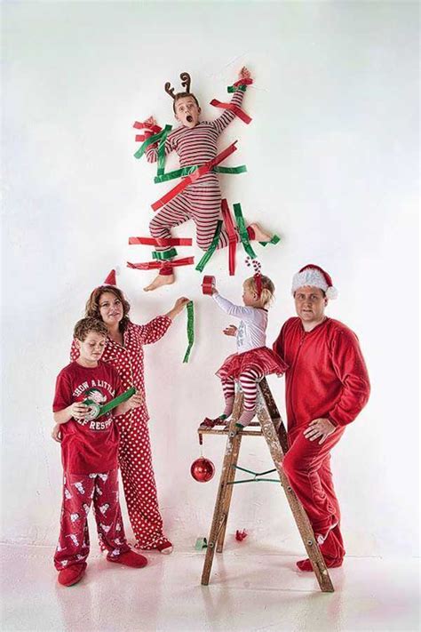 38 Of The Cutest and Most Fun Family Photo Christmas Card Ideas ...