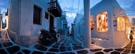 Nightlife in Mykonos- 15 Fun Things to Do in Mykonos at Night - Holidify