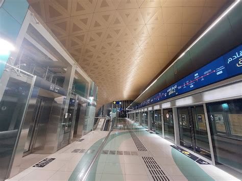 Mall of Emirates Metro Station (Subway Stations) in Al Barsha | Get ...