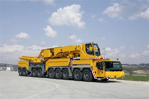 Liebherr multi crane lift - cakesubtitle