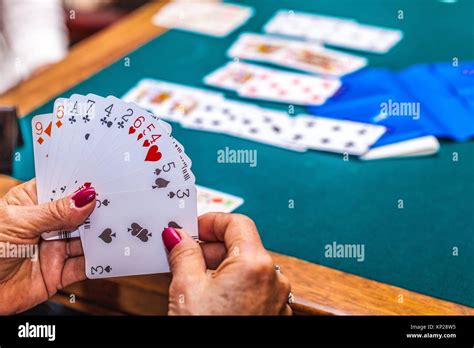 Card game bridge hi-res stock photography and images - Alamy