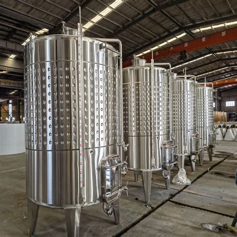 Stainless steel wine fermentation tank