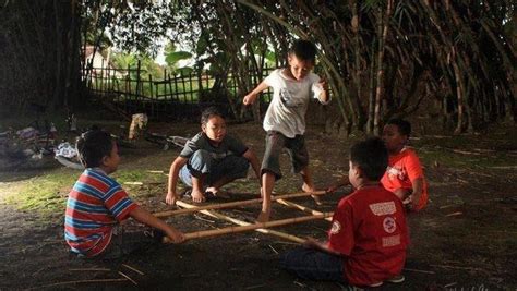 Ketika Purnama Datang, Saatnya Anak-anak Menikmati Mainan Tradisional