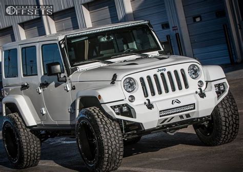 White Lifted Jeep Wrangler 4 Door