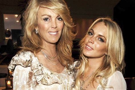 911 calls & sibling guilt: Lindsay Lohan's family life.