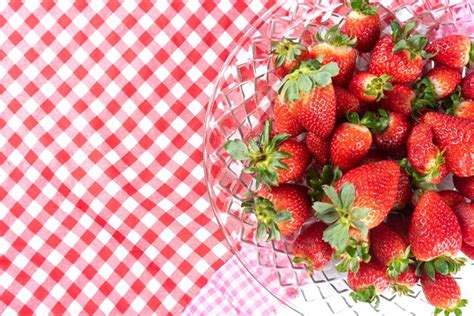 Premium Photo | Arrangement with beautiful strawberries and accessories