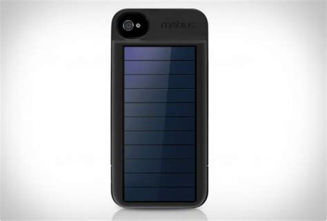 Solar-Powered iPhone 4 Charger Case | BonjourLife