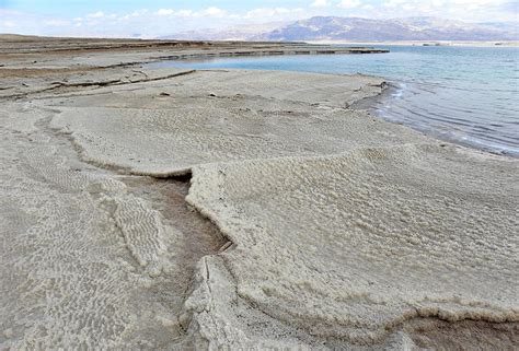 CULTURE - ART - HISTORY: >> The Dead Sea water has a density of 1.24 kg ...