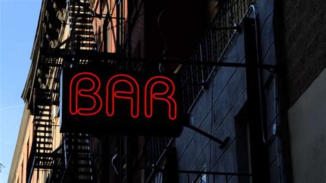 6 Essential NYC Dive Bars That You Have to Hit Up | UrbanMatter