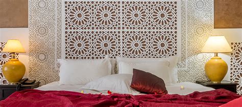 10 Creative Bedroom Wall Stencil Designs for 2023 With Images - Nerolac