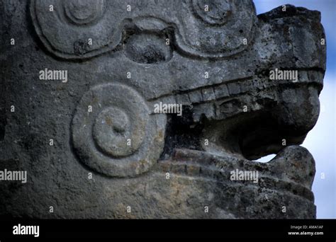 Mayan temple Chichen Itza Mexico Stock Photo - Alamy